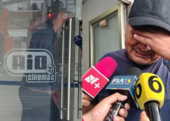 VIDEO: Hombre se queda dormido en el cine y despierta encerrado; tuvo que llamar al 911 para ser rescatado