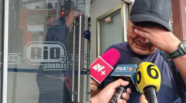 VIDEO: Hombre se queda dormido en el cine y despierta encerrado; tuvo que llamar al 911 para ser rescatado