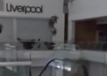 VIDEO: Trabajadores captan a una ‘niña fantasma’ corriendo en centro comercial mientras realizaban una remodelación