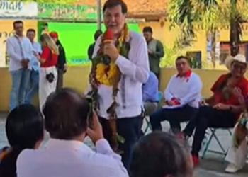 VIDEO: Fernández Noroña genera polémica en Puebla por su reacción al enterarse que los asistentes a su evento no hablaban español