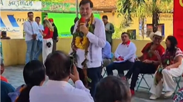 VIDEO: Fernández Noroña genera polémica en Puebla por su reacción al enterarse que los asistentes a su evento no hablaban español