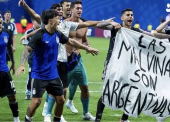 FIFA analiza posible sanción contra Argentina por pancarta sobre las Islas Malvinas