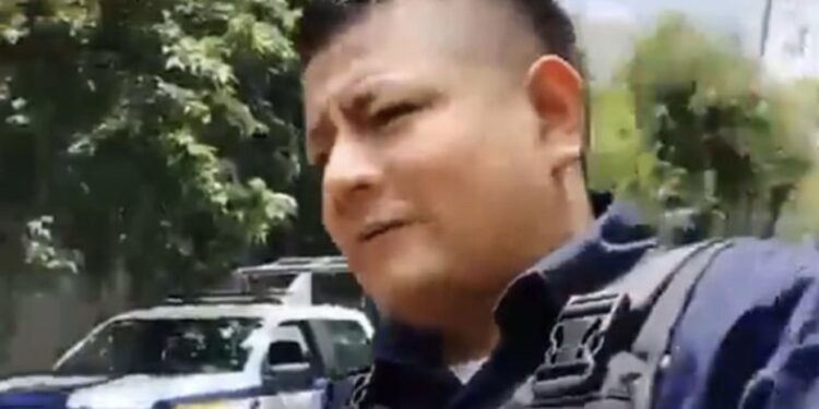 “Tu licencia es permanente, pero tiene vigencia” Denuncia a policía de CDMX tras inventarse su propio reglamento