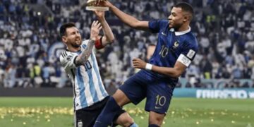 Mbappé supera a Messi en récord goleador y desata debate entre aficionados argentinos por el partido por el tercer lugar