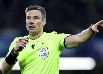Medios y aficionados argentinos se quejan del arbitraje en la final España vs Argentina