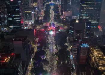 Fallecen 2 aficionados en festejos en el Ángel de la Independencia por el pase de México