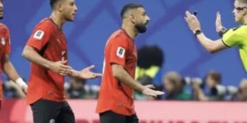 Exárbitros mexicanos ponen en duda la decisión del VAR en el Argentina vs Egipto