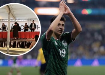 Gilberto Mora concluye la preparatoria tras su participación en el Mundial 2026