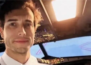 Revelan las últimas palabras del instructor que se lanzó de un avión en pleno vuelo