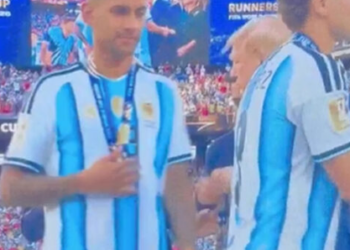 Graban el momento en que jugador de Argentina le NIEGA saludo a Donald Trump durante premiación