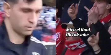 Abuchean al Dibu Martínez en Europa tras regresar de la copa del mundo