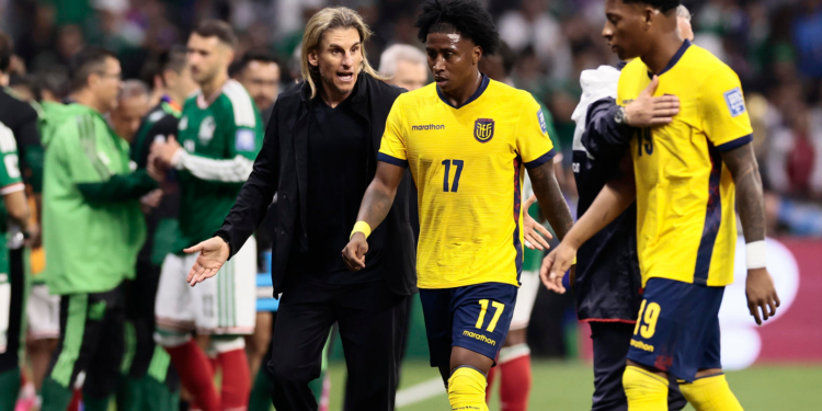 Periodista argentino asegura que jugadores de Ecuador fueron amenazados por cárteles del narco antes del partido contra México