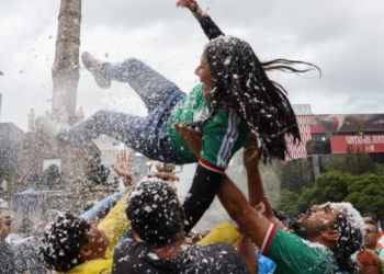Afición mexicana despide el Mundial 2026 con fiesta en el Ángel de la Independencia