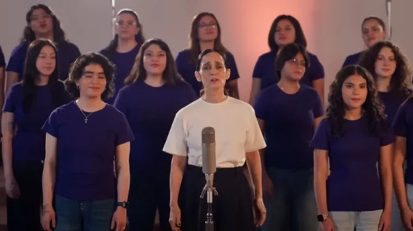 ¿Le engañaron? Julieta Venegas revela que la canción de ‘La niña futbolista’ era para el Día del Niño
