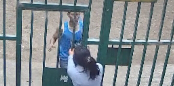 ¡Heroína sin capa! Joven cierra la reja y evita que un ladrón escape tras robar un celular