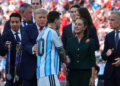 Jugadores argentinos son señalados por desairar el saludo de Claudia Sheinbaum durante la premiación del Mundial 2026