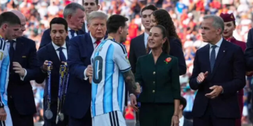 Jugadores argentinos son señalados por desairar el saludo de Claudia Sheinbaum durante la premiación del Mundial 2026