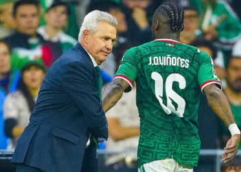 VIDEO «Se equivocó el viejo»: Quiñones tunde a Javier Aguirre por los cambios ante Inglaterra en el Mundial