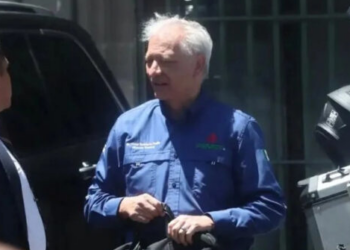 Detienen a Víctor Rodríguez, exdirector de Pemex en CDMX