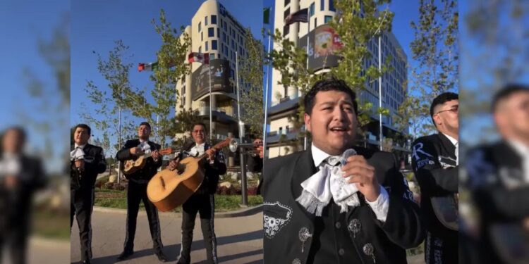 Mariachi lleva serenata a hotel tras polémica de Ray Monsiváis en Escobedo