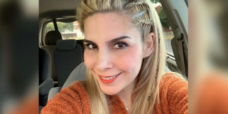 VIDEO: ¡Dios Perdona, el público quien sabe! Karla Panini Reaparece cantando canciones cristianas
