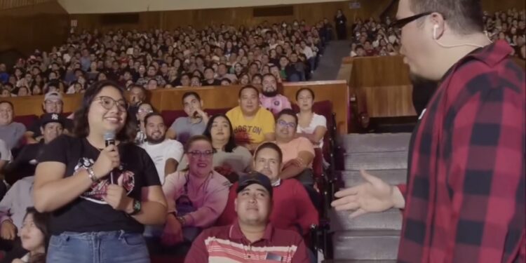 Franco Escamilla queda sorprendido por confesión de una fan: “Fuiste tú, hija de la…”
