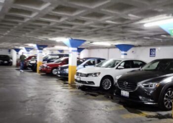 Estacionamientos de CDMX tendrán que exhibir aviso de seguro; multas llegarían a 41 mil pesos