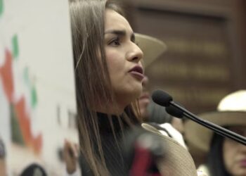 Fiscalía investiga posible vínculo entre Grecia Quiroz y detenido por asesinato de Carlos Manzo