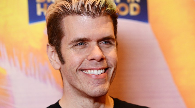 Perez Hilton preocupa a sus seguidores tras transmitir un presunto acto de autolesión en TikTok