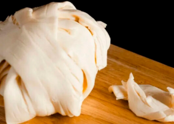 VIDEO: Este queso Oaxaca sí está hecho con leche de vaca, no tiene almidón y es fácil de deshebrar
