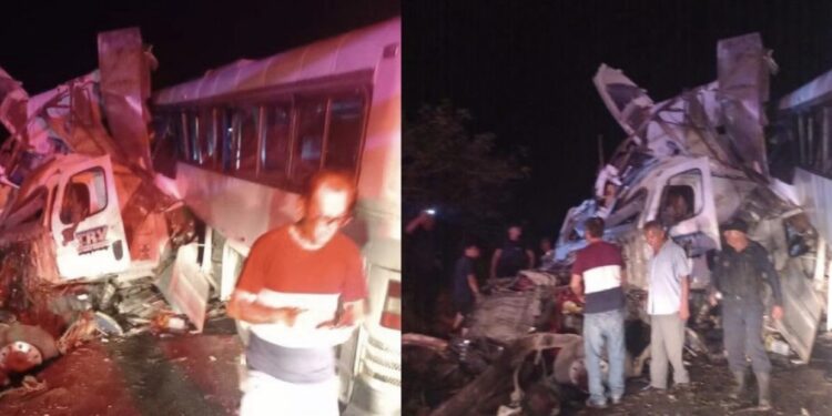 Mueren cuatro personas tras accidente de autobús que regresaba de evento de Sheinbaum en Nayarit
