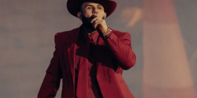 Carín León pospone concierto en Las Vegas tras fallas en dos aviones