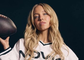 Atletas y colectivos feministas critican campaña de Sydney Sweeney por “sexualizar” el deporte