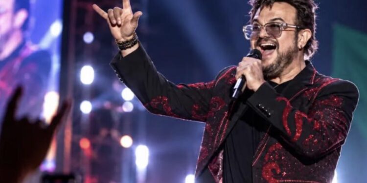 Aleks Syntek admite que cometió un “error muy grave” tras polémica del 15 de septiembre