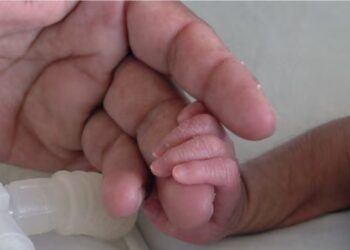 Dos bebés fueron entregados a familias equivocadas en hospital del IMSS en Mexicali