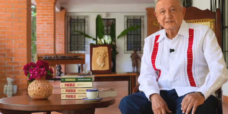 AMLO reaparece con nuevo libro y se lo dedica a Sheinbaum