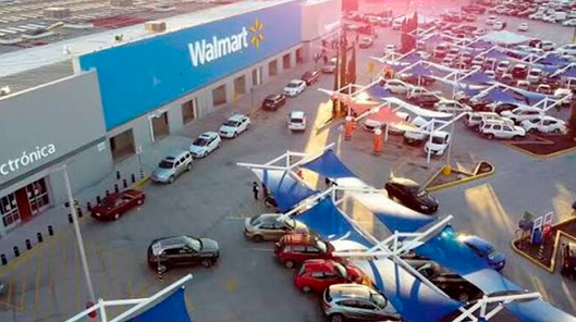 VIDEO: ¡PELIGRO EN BUENAVISTA! Se hacen pasar por empleados para estafar a clientes en el estacionamiento de Walmart