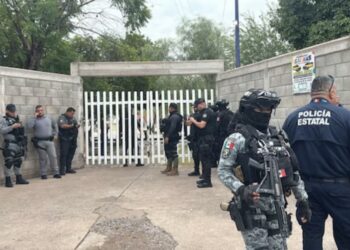 Ataque en secundaria de Torreón: Muere subdirectora y detienen a 2 exalumnos; hay 3 heridos