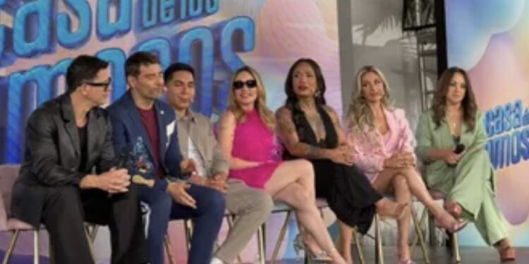 Periodista cuestiona a Rosa María Noguerón por la ventaja que tuvo Mariana Ochoa en La Casa de los Famosos
