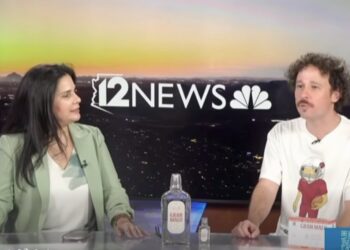 Luisito Comunica desconcierta a conductora de EU con una broma durante entrevista