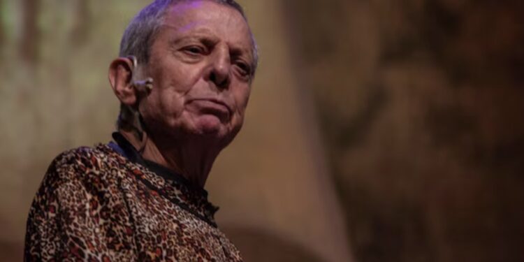 Hijo de César Bono desmiente que el actor haya perdido un ojo tras cirugía