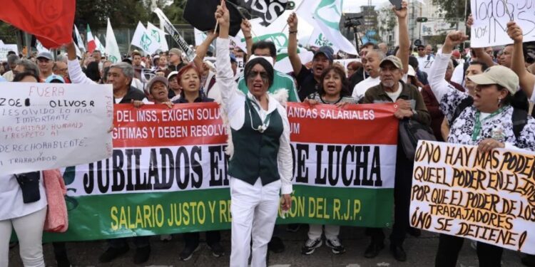 Trabajadores del IMSS anuncian megamarcha nacional para el 30 de octubre; amenazan con suspender actividades