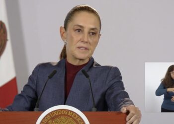 Sheinbaum comete error al hacer una multiplicación durante la mañanera: dice que 4×5 es 50