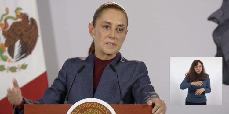 Sheinbaum comete error al hacer una multiplicación durante la mañanera: dice que 4×5 es 50