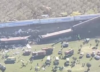 Suman 64 fallecidos por choque de trenes en España; Rey Felipe VI lamenta el “terrible accidente” ferroviario de Toledo