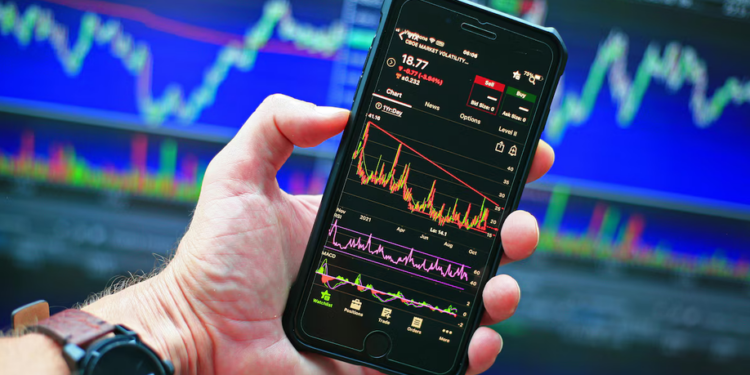 Hackeo a Binance: Congelan 2 mil 500 mdd y cae el precio del Bitcoin