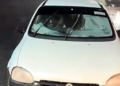 VIDEO: Joven compra un Chevy por Facebook y se lo entregan con el volante del lado derecho; ahora tiene que bajarse a pagar la caseta
