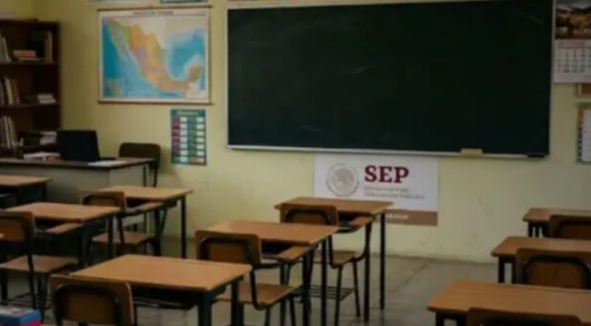Estos son todos los estados que suspenden clases en todos los niveles por el huracán Simón