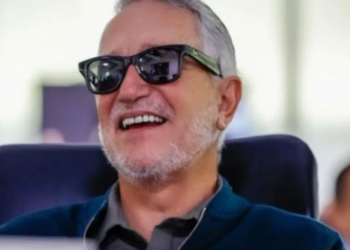 Ricardo Salinas Pliego se burla de AMLO por el huracán Simón: “Hay que rezarle al PEJE”