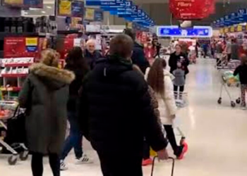 VIDEO: Te siguen por los pasillos de una tienda cuando entras a comprar, esto debes hacer, según Profeco